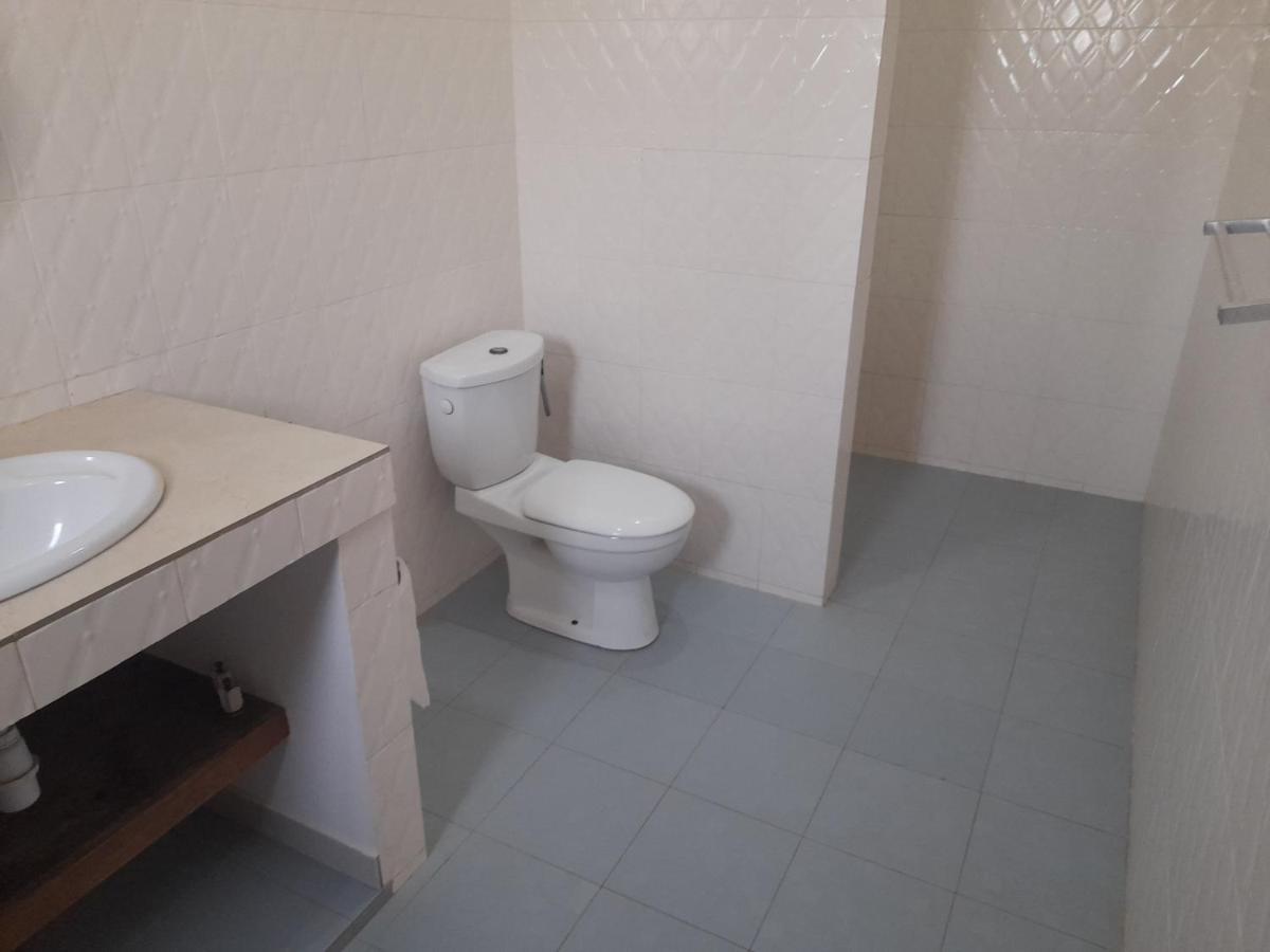 Appartement Familial Spacieux Avec Climatisation Ziguinchor Esterno foto