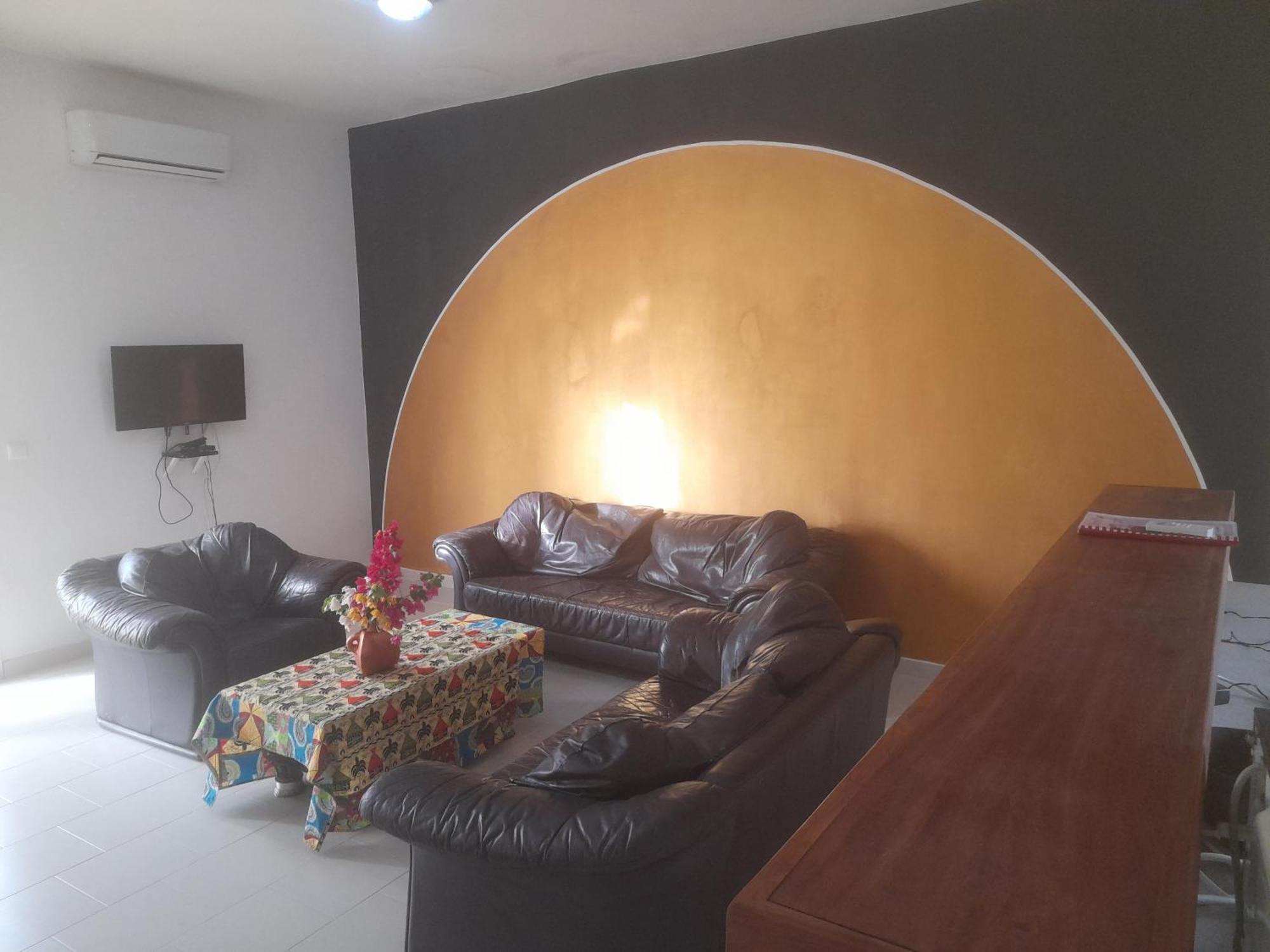 Appartement Familial Spacieux Avec Climatisation Ziguinchor Esterno foto