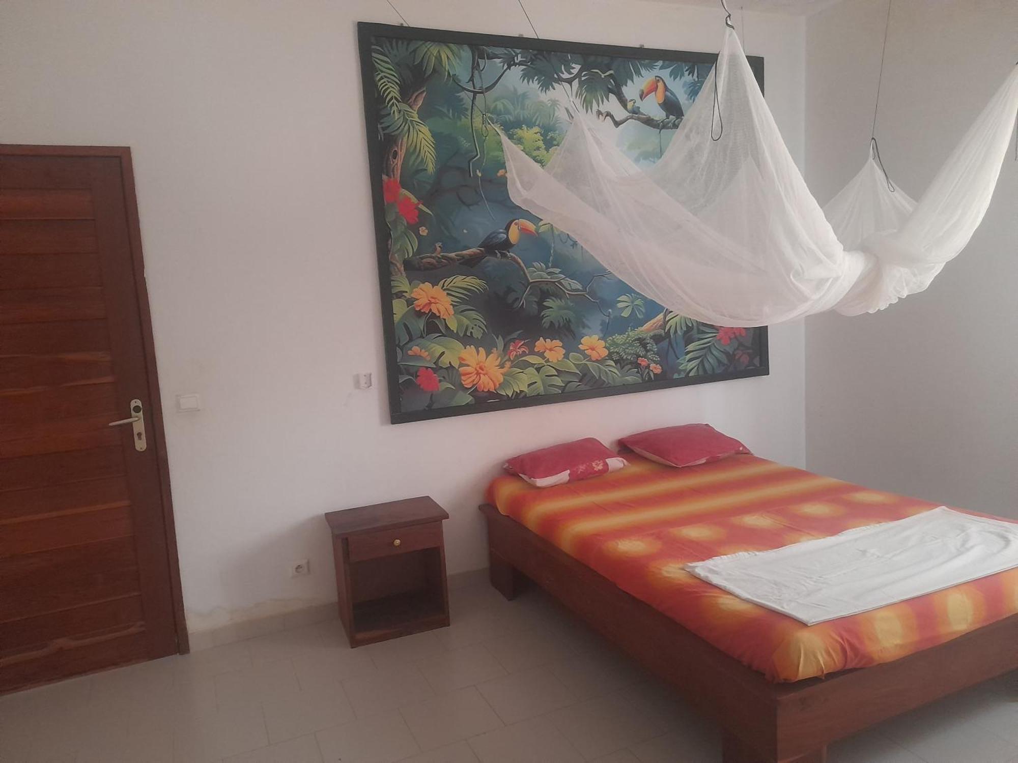 Appartement Familial Spacieux Avec Climatisation Ziguinchor Esterno foto