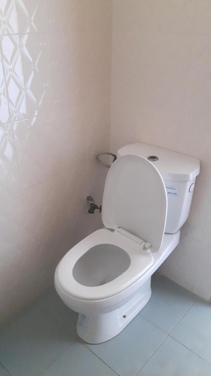 Appartement Familial Spacieux Avec Climatisation Ziguinchor Esterno foto