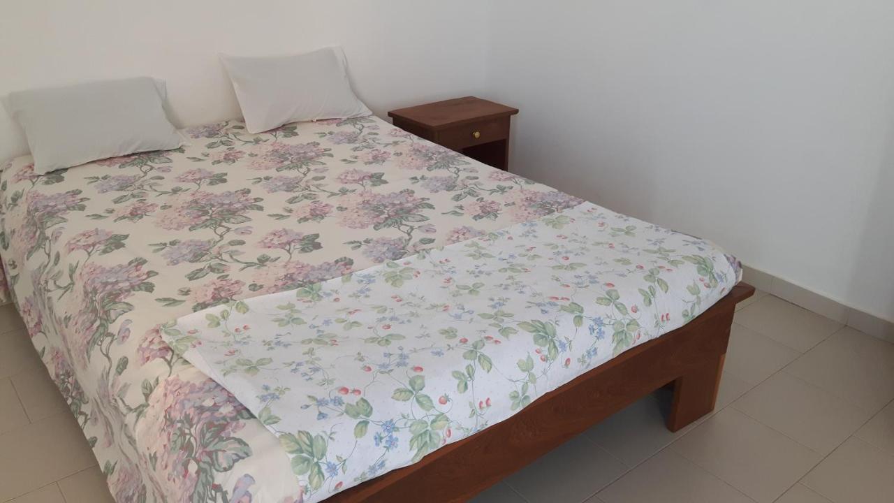 Appartement Familial Spacieux Avec Climatisation Ziguinchor Esterno foto