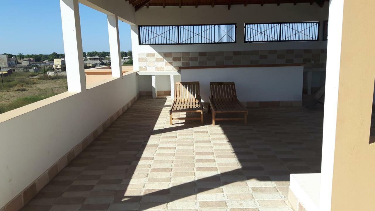 Appartement Familial Spacieux Avec Climatisation Ziguinchor Esterno foto